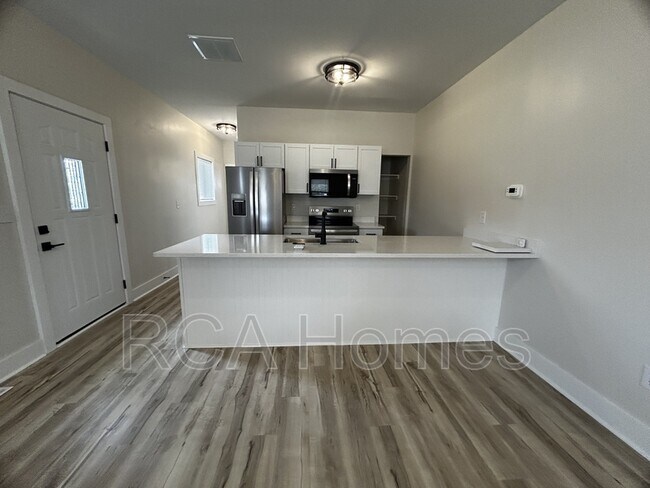 Foto del edificio - 3453 E 26th St