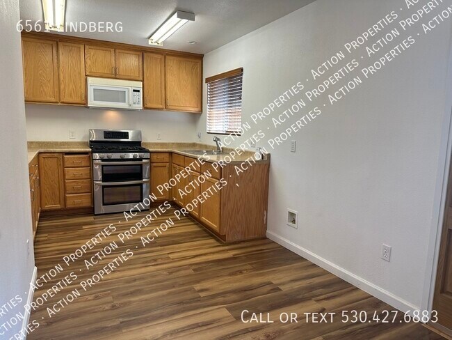 Building Photo - NEW Reduced Price. Adorable 2-bedroom cott...