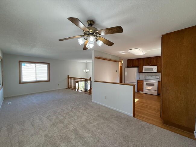 Foto del edificio - Woodbury 3 Bed 2 Bath Single Family Home