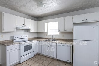 Building Photo - 8367 Warren Dr