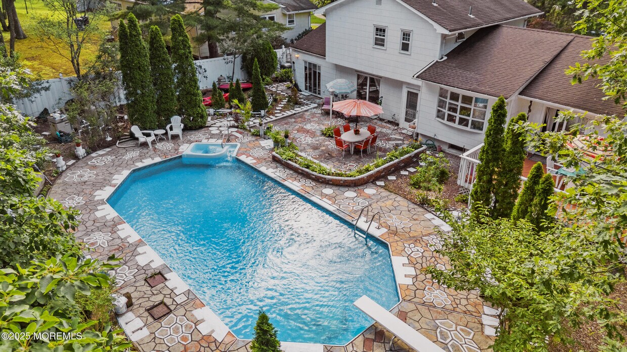 Foto principal - 27 Squire Ct