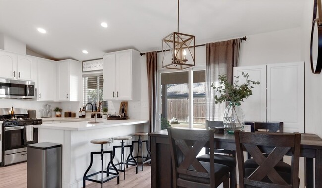 Foto del edificio - 1101 Duxbury Ct