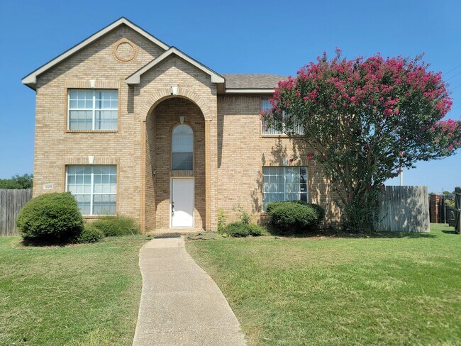 Foto del edificio - 1229 Tralee Ln