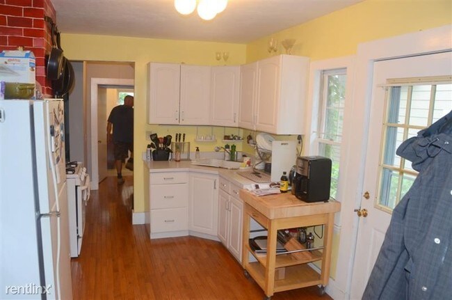 Building Photo - 2 br, 2 bath Apartment - 37 Elmwood St