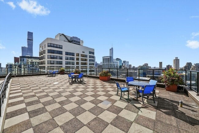 Foto del edificio - 401 E Ontario St