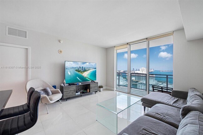 Building Photo - 951 Brickell Ave