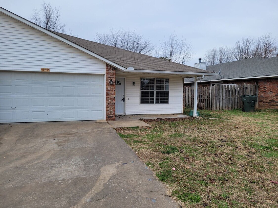 1169 N Boxley Ave, Fayetteville, AR 72704 House Rental in