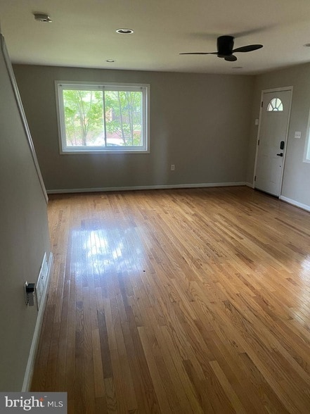 Building Photo - 2217 Gaylord Dr