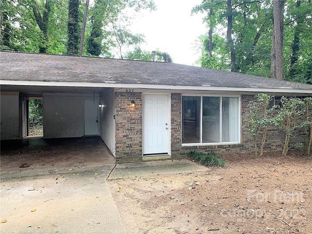 Primary Photo - 627 Blendwood Dr