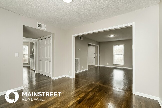 Foto del edificio - 1110 Cedarhill Ct