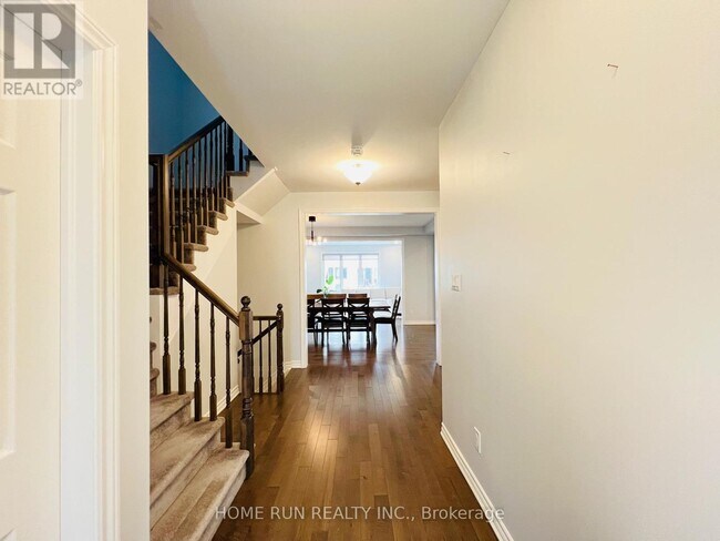 Building Photo - 205 Brassy Minnow Cres