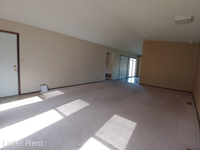 Building Photo - 3 br, 1 bath House - 1209 SW Zeta Court