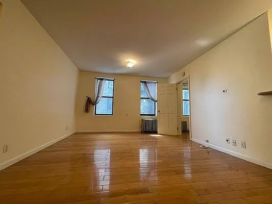 Beautiful One bedroom Only two blocks away from the #7 train Station - Beautiful One bedroom Only two blocks away from the #7 train Station