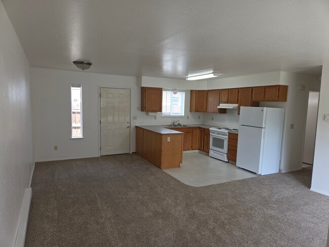 Building Photo - 2407 E Dalke Ave
