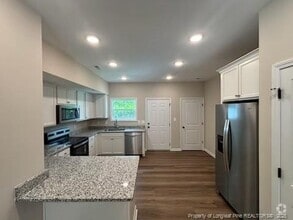 Building Photo - 1511 Fort Bragg Rd