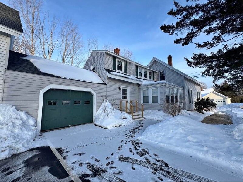 Photo - 121 E Main St (Yarmouth, ME)