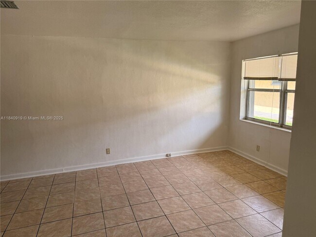 Foto del edificio - 5304 NW 22nd St