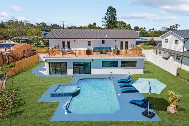 Foto del edificio - 380 Colony Point Rd S