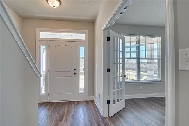 Foyer - 501 Cranberry Cir