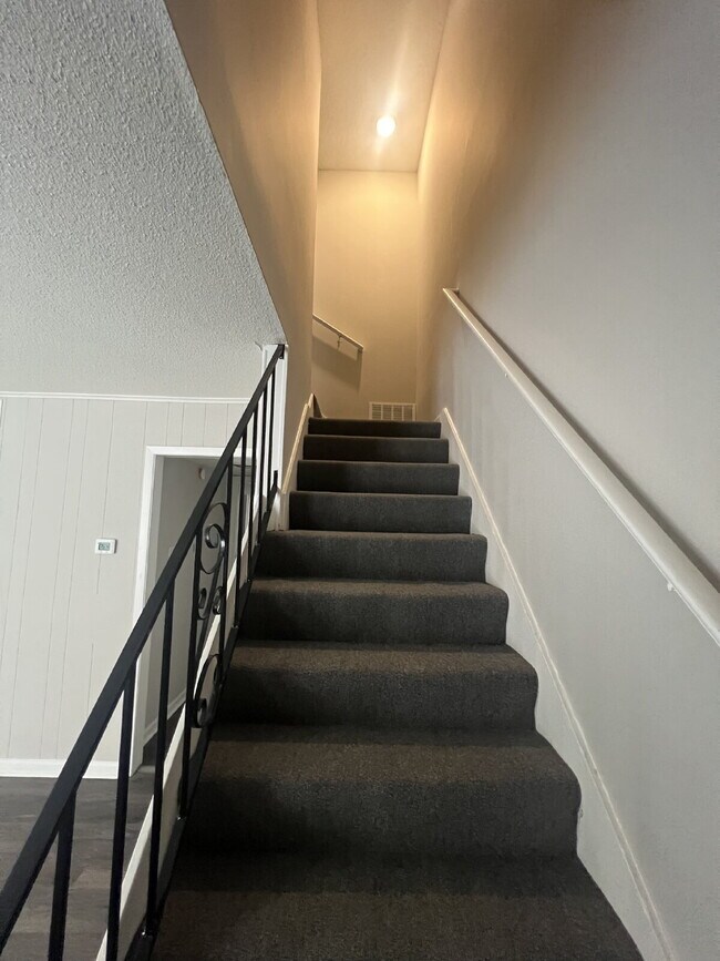 Building Photo - Newly renovated duplex in the heart of the University district.