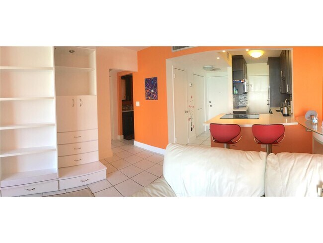Building Photo - 2899 Collins Ave