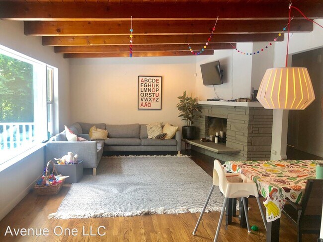 Building Photo - 5 br, 2 bath House - 8414 55th Avenue South