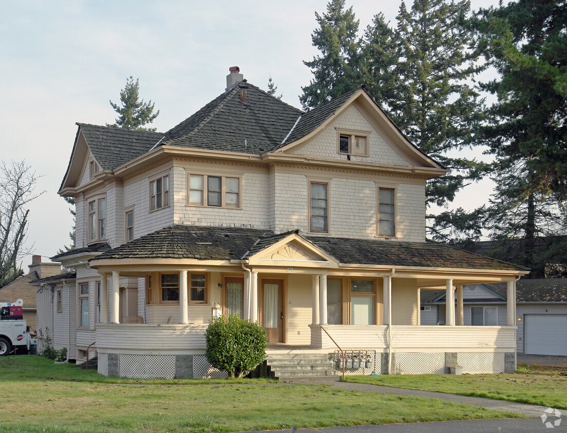 Primary Photo - 143 4th Ave NW
