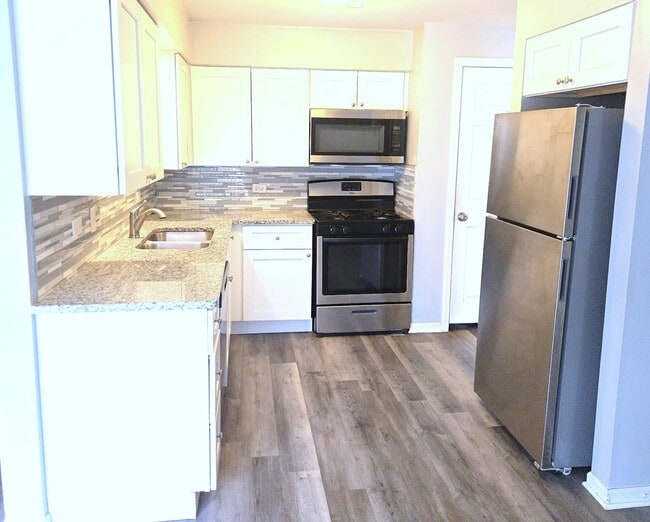 Building Photo - 38 W 65th St