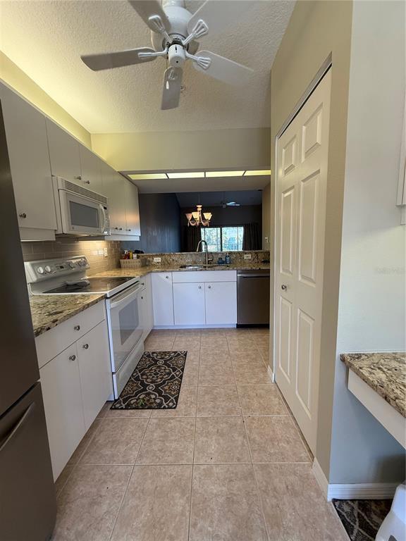 Building Photo - 414 Laurel Lake Dr