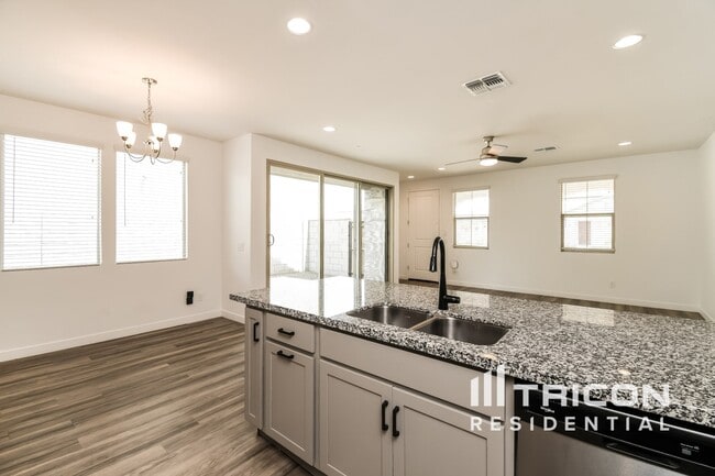 Building Photo - 9315 E Strobe Ave