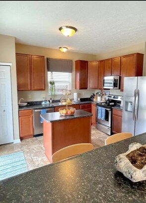 Foto del edificio - 17178 Evesham Dr