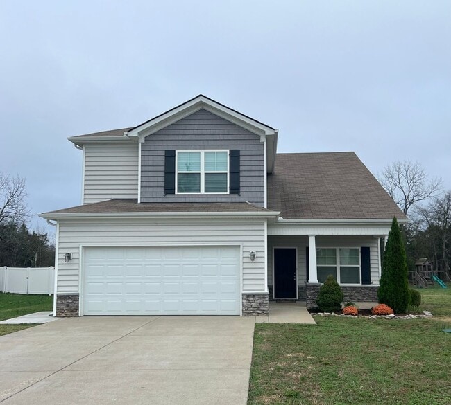 Available Immediately! Gorgeous 4 Bedroom 3 Bath in Creeksbend Subdivision - Available Immediately! Gorgeous 4 Bedroom 3 Bath in Creeksbend Subdivision House