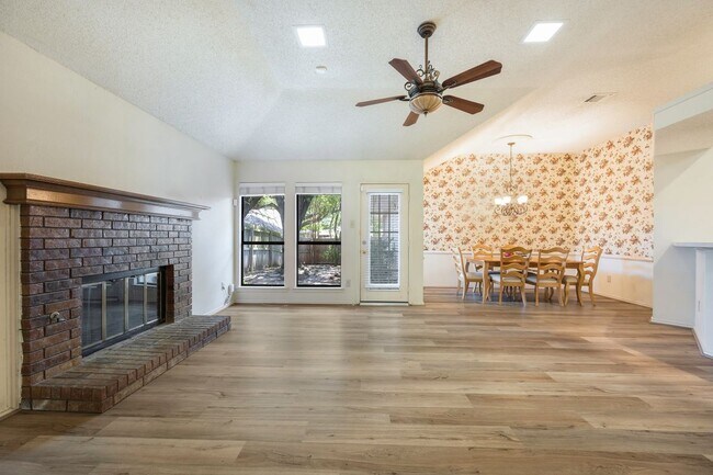 Foto del edificio - 2016 Hearthside Ln