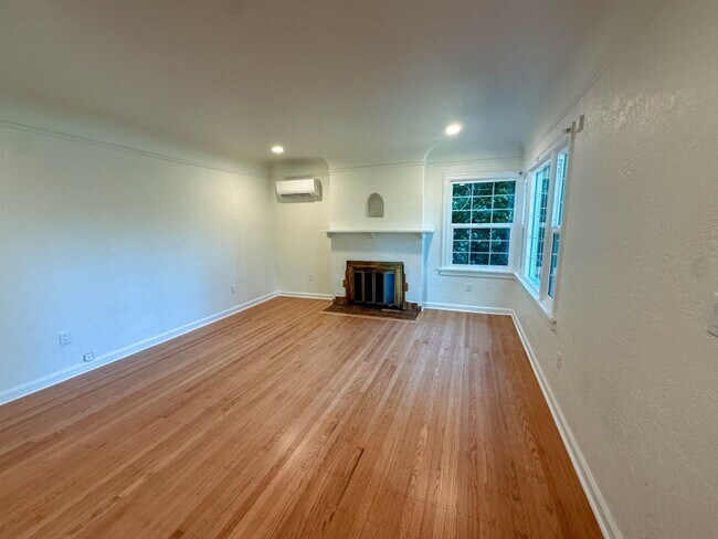 Foto del edificio - 641 NW 180th St