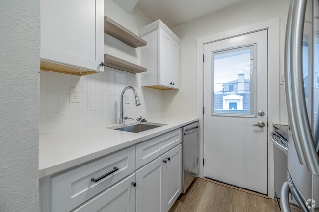 1BR, 1BA - 600SF - Kitchen - The Prescott