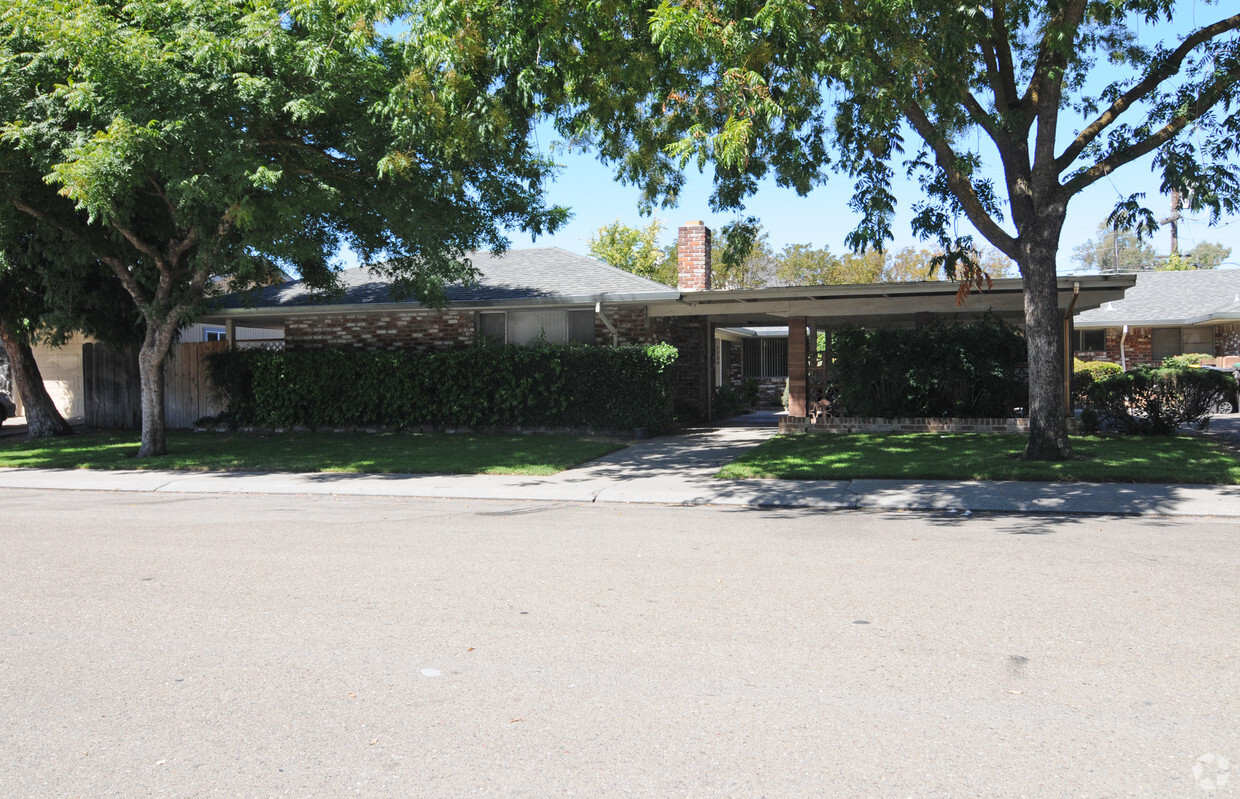 Building Photo - 7733 Coral Ln