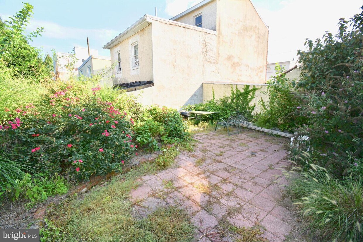 135 Dupont St Unit REAR, Philadelphia, PA 19127 Apartment for Rent in