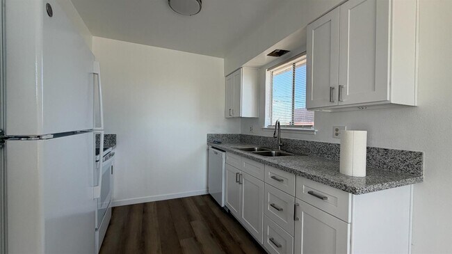 Foto del edificio - 2514 E Andrews Ave