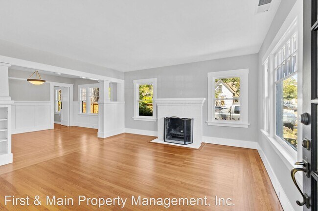Foto del edificio - 2 br, 2 bath House - 1595 Laurel Street
