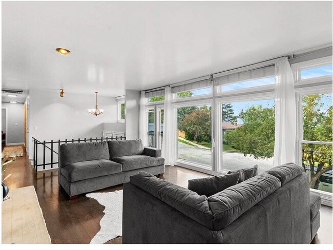 Building Photo - Olympus Cove Home Tucked In to the Benches! Near Park, Schools, Hiking and Skiing!