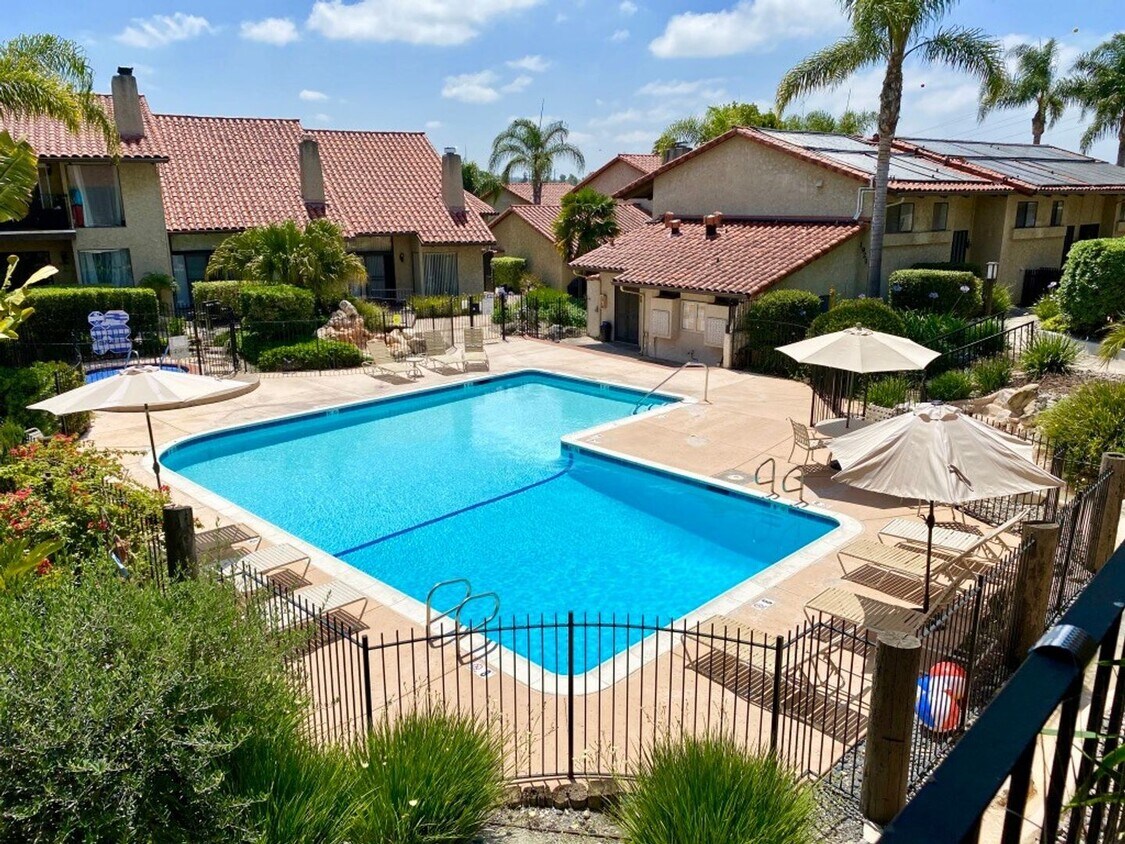 Foto principal - FOR RENT 1Br/1.5Ba 1,207SF Comfortable Two...