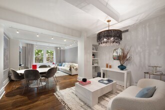 Building Photo - 220 W 93rd St