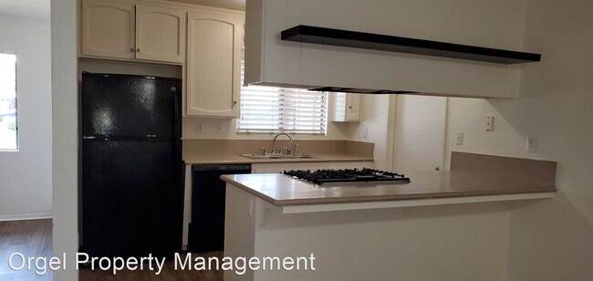 Foto del edificio - 5 br, 3 bath House - 10429 Ironwood Avenue