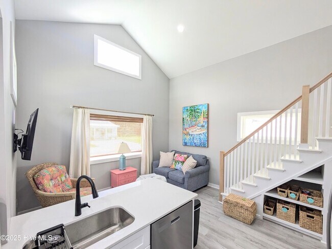 Building Photo - 124 Long Pond Loop