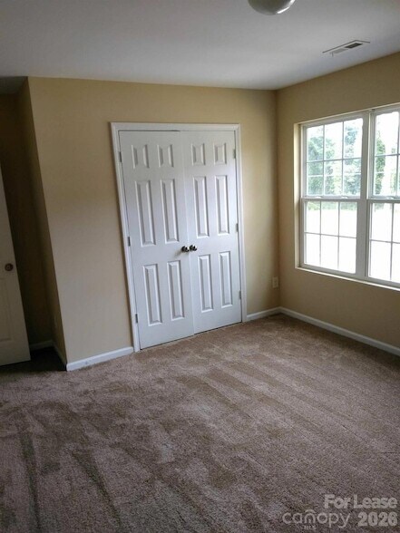 Foto del edificio - 7708 E Lane Dr