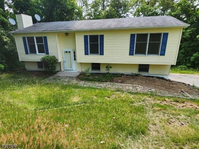 Building Photo - 5 Stonewall Dr