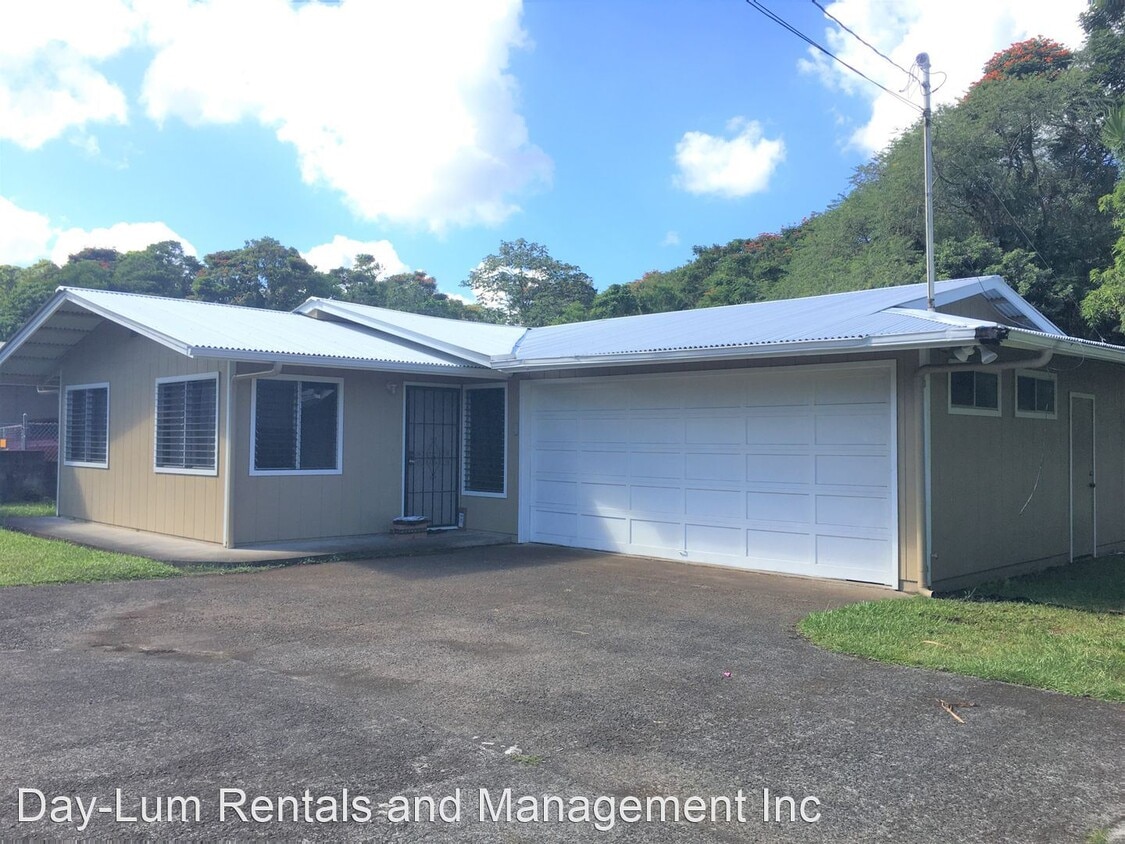 3 br, 2 bath House 352 Puainako Street House Rental in Hilo, HI