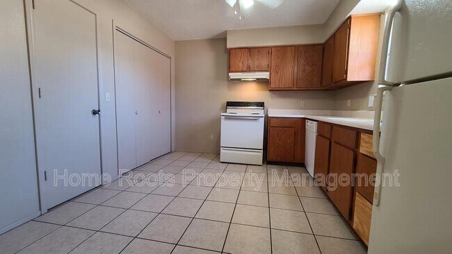 Foto del edificio - 409 W Johnson Ave