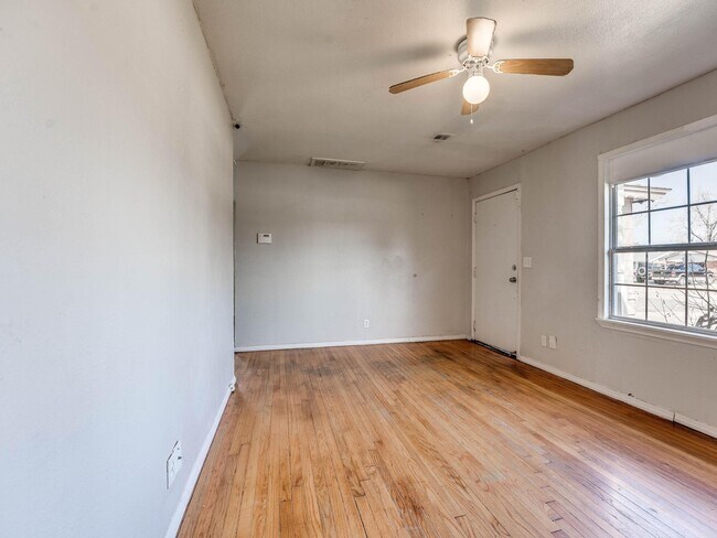 Foto del edificio - 6216 NW 35th St