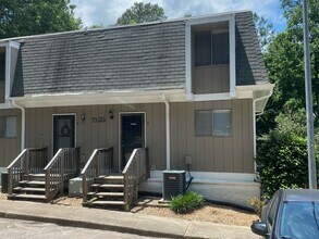 Building Photo - 7122 Longstreet Dr